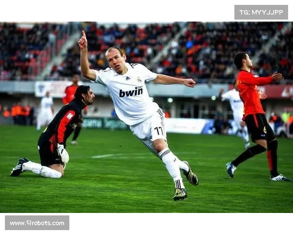 如何效仿罗本成功加盟皇马并在球队中大放异彩的转会与职业规划攻略