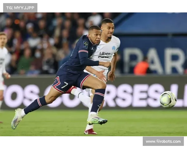 巴黎圣日耳曼与马赛比赛策略对比分析探讨球队战术与关键球员表现 巴黎圣日耳曼与马赛比赛策略对比分析探讨球队战术与关键球员表现